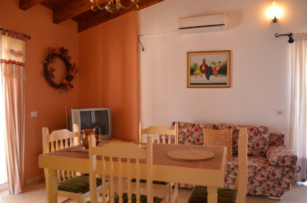 Jelena'S Luxury Apartments Sarande Exterior photo
