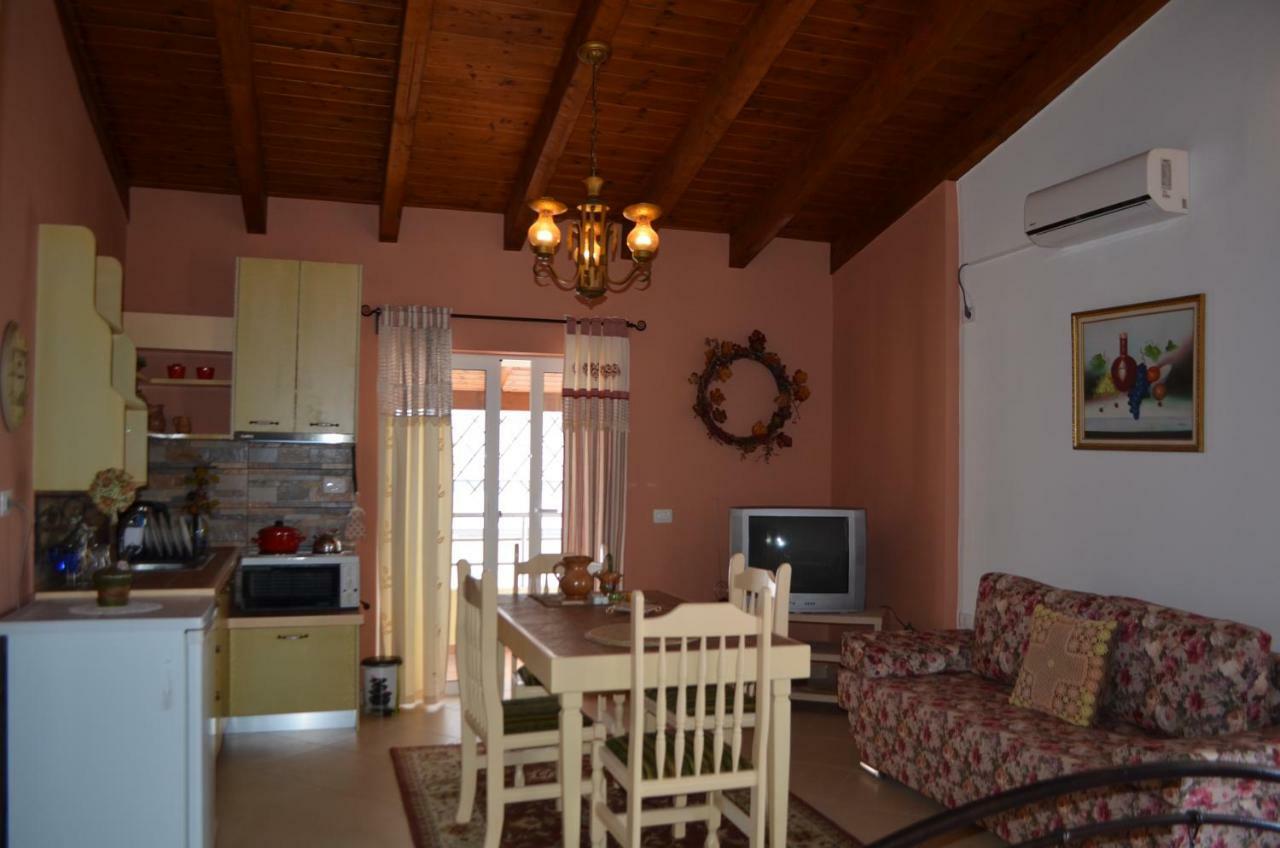 Jelena'S Luxury Apartments Sarande Exterior photo